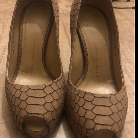 Giuseppe Zanotti peep toe heels - Picture 4 of 4